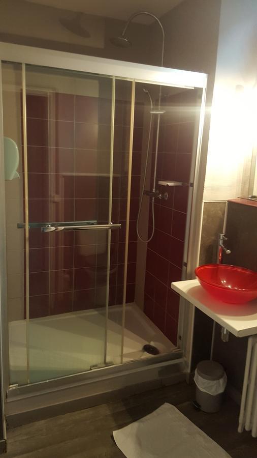 Hotel Des Voyageurs Mayenne Eksteriør bilde