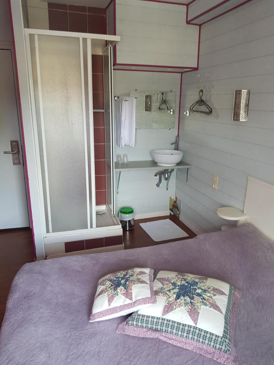 Hotel Des Voyageurs Mayenne Eksteriør bilde